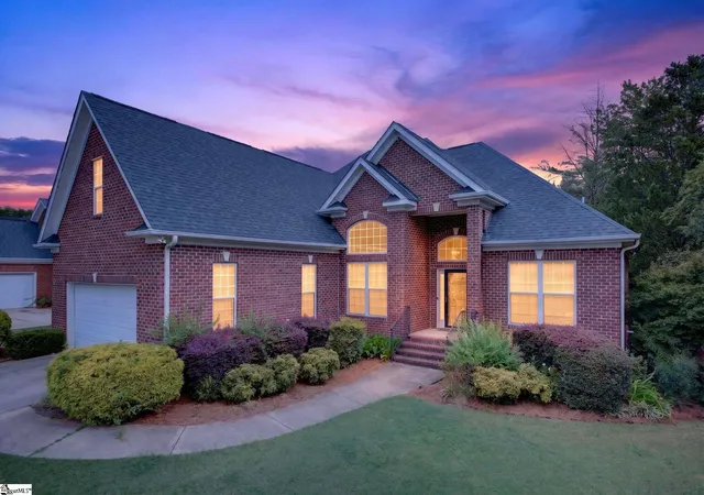 Photo 1 of Single family home for sale at 2 Windmill Wy, Greenville, SC 29615 | MLS# 1602285 | Listing updated on 2026-09-23