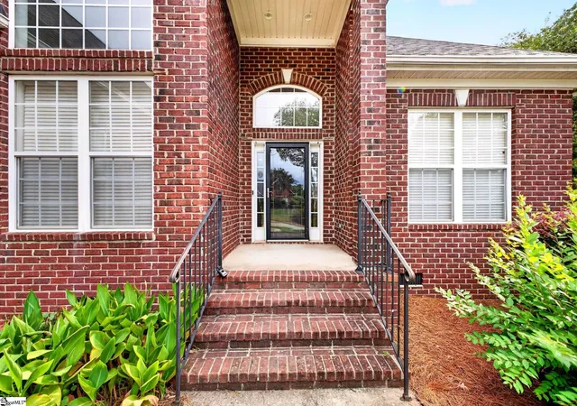 Photo 3 of Single family home for sale at 2 Windmill Wy, Greenville, SC 29615 | MLS# 1602285 | Listing updated on 2026-09-23