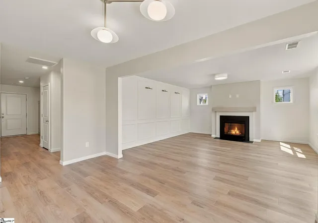 Photo 3 of Sale Pending at 126 Mary Grace Dr, Greenville, SC 29605 | MLS# 1587132 | Listing updated on 2026-10-03