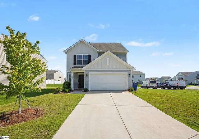 Photo 2 of Single family home for sale at 125 Broadtree Cir, Greenville, SC 29605 | MLS# 1604006 | Listing updated on 2026-09-17
