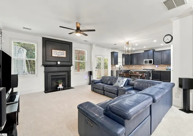 Photo 3 of Single family home for sale at 118 Hazeldeen Pl, Simpsonville, SC 29680 | MLS# 1604418 | Listing updated on 2026-09-22