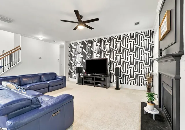 Photo 3 of Single family home for sale at 118 Hazeldeen Pl, Simpsonville, SC 29680 | MLS# 1604418 | Listing updated on 2026-09-22