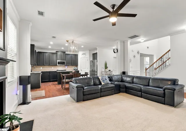 Photo 4 of Single family home for sale at 118 Hazeldeen Pl, Simpsonville, SC 29680 | MLS# 1604418 | Listing updated on 2026-09-22