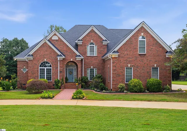 Photo 1 of Single family home for sale at 16 Fairway Dr, Piedmont, SC 29673 | MLS# 1606358 | Listing updated on 2026-10-22