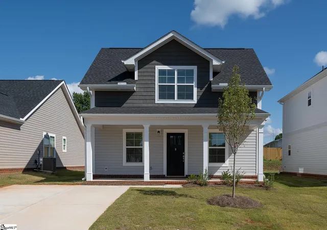 Photo 1 of Single family home for sale at 8 Thorndike Way, Greenville, SC 29617 | MLS# 1604957 | Listing updated on 2026-09-25