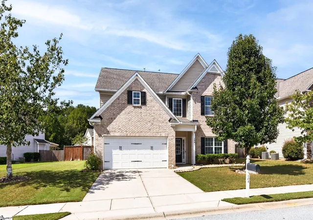 Photo 2 of Single family home for sale at 104 Valley Blf Ln, Simpsonville, SC 29680 | MLS# 1605595 | Listing updated on 2026-10-02