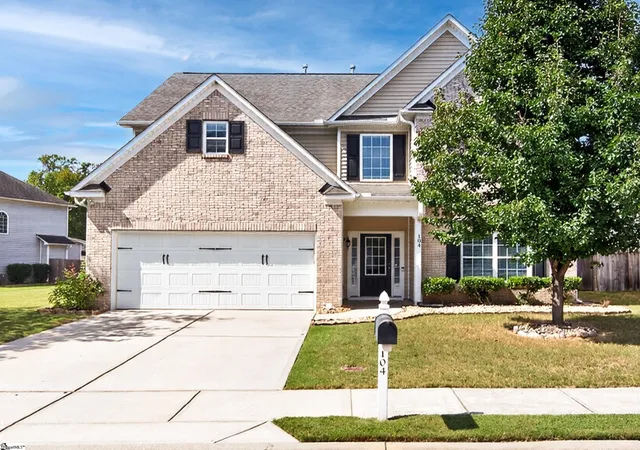 Photo 3 of Single family home for sale at 104 Valley Blf Ln, Simpsonville, SC 29680 | MLS# 1605595 | Listing updated on 2026-10-02