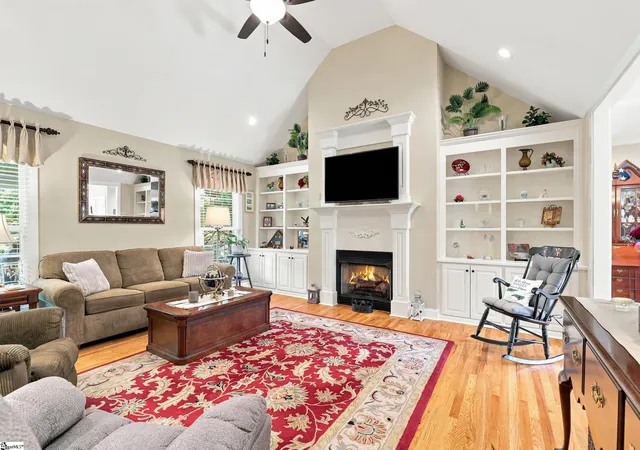 Photo 4 of Single family home for sale at 817 Indian Trail Run, Inman, SC 29349 | MLS# 1601411 | Listing updated on 2026-10-08