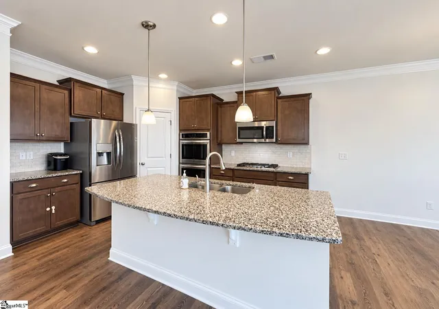 Photo 3 of Single family home for sale at 205 Lambert Ct, Simpsonville, SC 29680 | MLS# 1603515 | Listing updated on 2026-09-11
