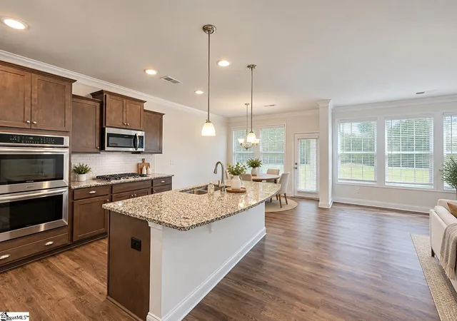 Photo 4 of Single family home for sale at 205 Lambert Ct, Simpsonville, SC 29680 | MLS# 1603515 | Listing updated on 2026-09-11
