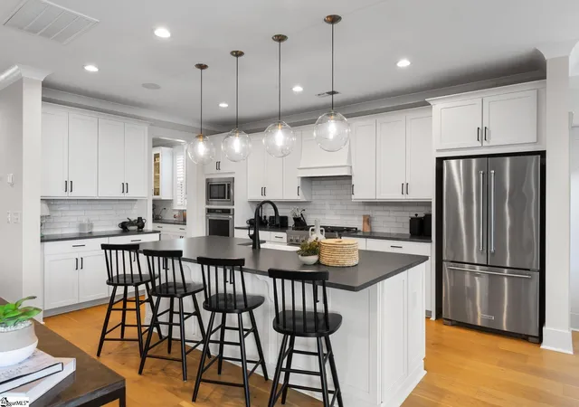 Photo 2 of Single family home for sale at 517 Tallman Dr, Fountain Inn, SC 29644 | MLS# 1589499 | Listing updated on 2026-09-15