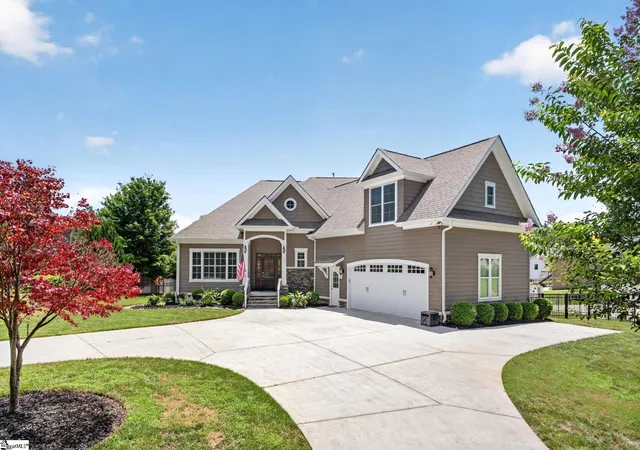 Photo 3 of Single family home for sale at 121 Stanridge Ct, Easley, SC 29640 | MLS# 1595048 | Listing updated on 2026-09-18