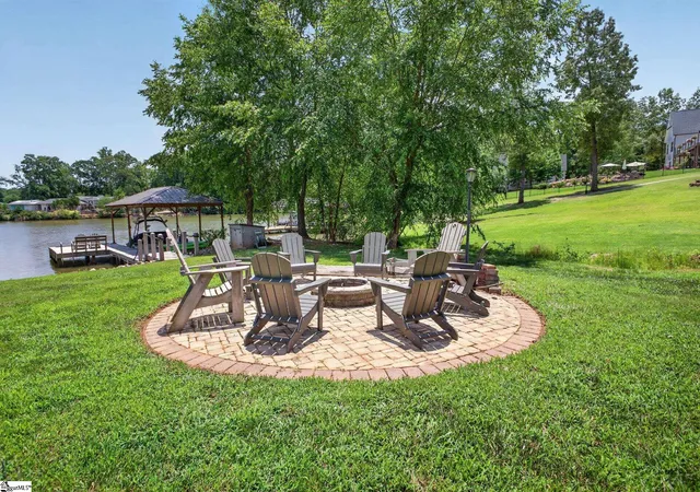 Photo 3 of Single family home for sale at 121 Stanridge Ct, Easley, SC 29640 | MLS# 1595048 | Listing updated on 2026-10-08