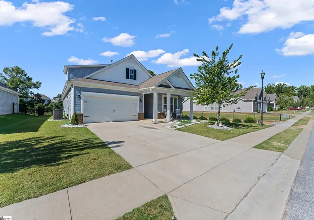 Photo 2 of Single family home for sale at 113 Yellow Fox Rd, Greer, SC 29650 | MLS# 1603507 | Listing updated on 2026-09-10