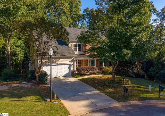 Photo 2 of Single family home for sale at 5 Neland Ct, Simpsonville, SC 29681 | MLS# 1602945 | Listing updated on 2026-10-20