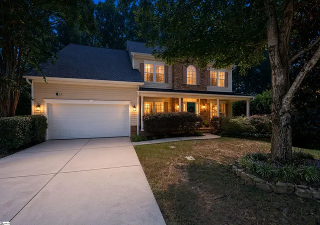 Photo 2 of Single family home for sale at 5 Neland Ct, Simpsonville, SC 29681 | MLS# 1602945 | Listing updated on 2026-09-17