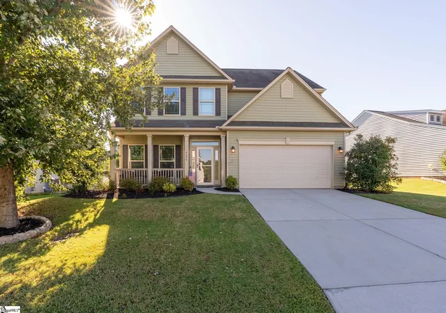 Photo 1 of Single family home for sale at 124 Caledonia Dr, Easley, SC 29642 | MLS# 1605043 | Listing updated on 2026-10-09