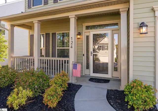Photo 2 of Single family home for sale at 124 Caledonia Dr, Easley, SC 29642 | MLS# 1605043 | Listing updated on 2026-10-09