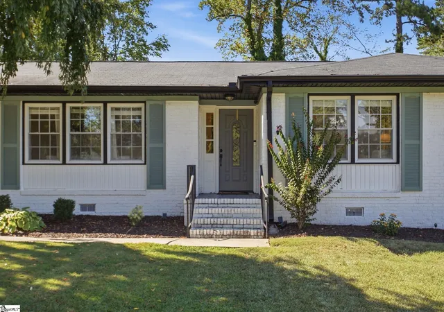 Photo 2 of Single family home for sale at 41 Dagenham Dr, Greenville, SC 29615 | MLS# 1603637 | Listing updated on 2026-09-11