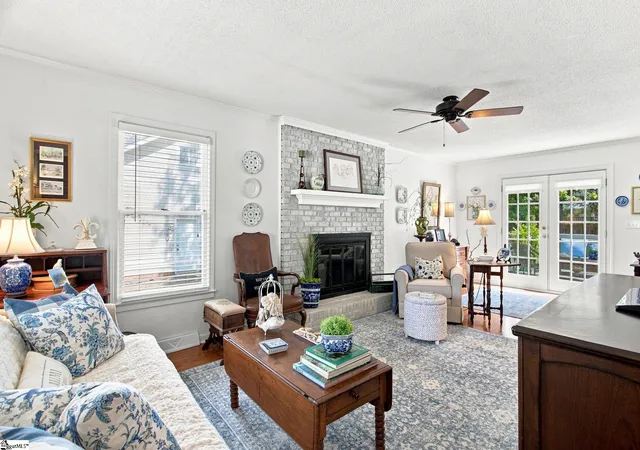 Photo 3 of Single family home for sale at 206 Angie Dr, Taylors, SC 29687 | MLS# 1603349 | Listing updated on 2026-09-09