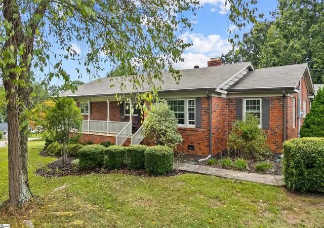 Photo 1 of Single family home for sale at 3 Annette Dr, Greenville, SC 29615 | MLS# 1605013 | Listing updated on 2026-10-14