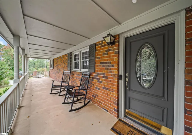 Photo 3 of Single family home for sale at 3 Annette Dr, Greenville, SC 29615 | MLS# 1605013 | Listing updated on 2026-10-14