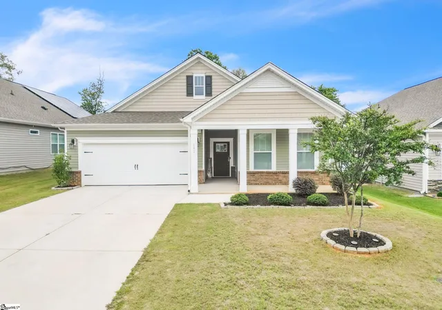 Photo 1 of Single family home for sale at 141 Dodd Trl, Greenville, SC 29605 | MLS# 1604181 | Listing updated on 2026-09-18