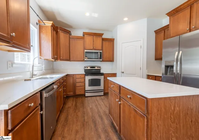 Photo 4 of Single family home for sale at 232 Haddington Ln, Greenville, SC 29609 | MLS# 1591274 | Listing updated on 2026-09-12