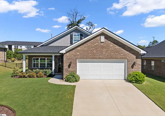 Photo 1 of Single family home for sale at 120 Silverlimb Ln, Taylors, SC 29687 | MLS# 1605495 | Listing updated on 2026-10-20