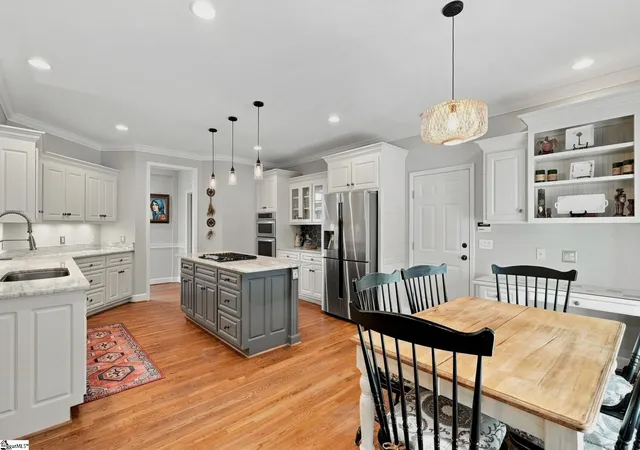 Photo 2 of Single family home for sale at 723 Carriage Hl Rd, Simpsonville, SC 29681 | MLS# 1603251 | Listing updated on 2026-09-16