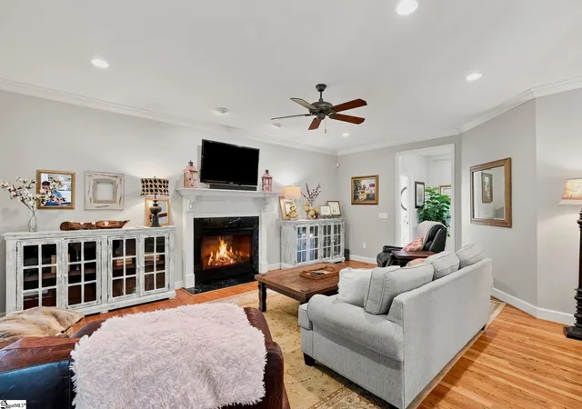 Photo 3 of Single family home for sale at 723 Carriage Hl Rd, Simpsonville, SC 29681 | MLS# 1603251 | Listing updated on 2026-09-16