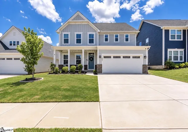 Photo 1 of Single family home for sale at 605 Vestrella Rd, Greenville, SC 29605 | MLS# 1606326 | Listing updated on 2026-10-16