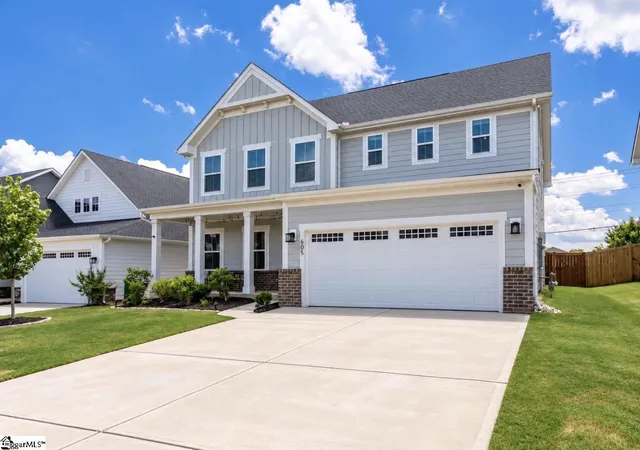 Photo 2 of Single family home for sale at 605 Vestrella Rd, Greenville, SC 29605 | MLS# 1606326 | Listing updated on 2026-10-16