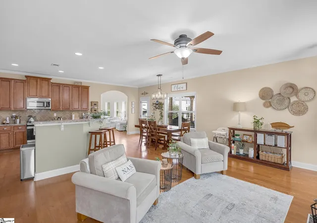 Photo 3 of Single family home for sale at 15 Huntingtower Ln, Simpsonville, SC 29681 | MLS# 1605473 | Listing updated on 2026-10-01