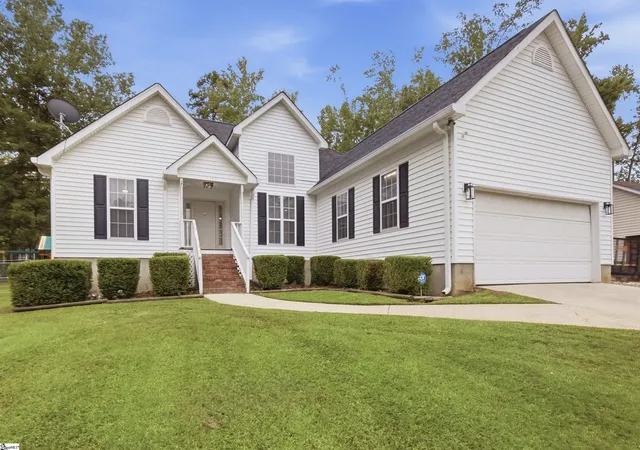 Photo 1 of Single family home for sale at 103 Pinebark Ln, Greenwood, SC 29649 | MLS# 1604873 | Listing updated on 2026-10-08