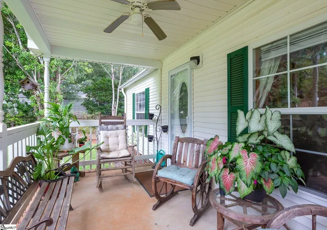 Photo 4 of Manufactured home for sale at 208 Brentwood Cir, Greenville, SC 29605 | MLS# 1604396 | Listing updated on 2026-09-21