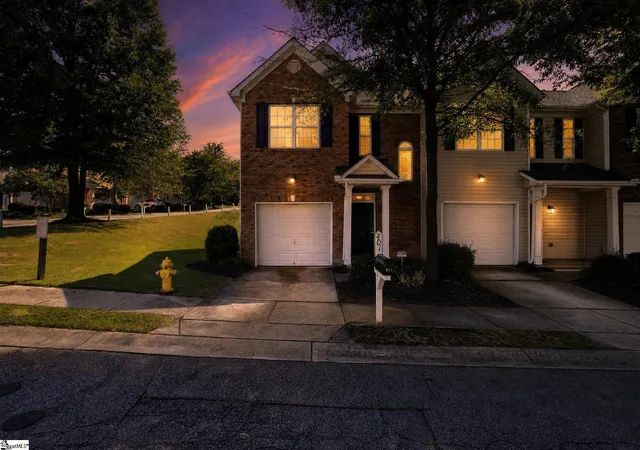 Townhouse for sale at 401 Woodbark Ct, Mauldin, SC 29662 | MLS# 1603867