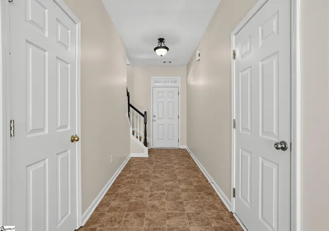 Photo 3 of Townhouse for sale at 401 Woodbark Ct, Mauldin, SC 29662 | MLS# 1603867 | Listing updated on 2026-10-22