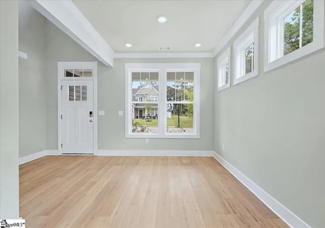 Photo 3 of Single family home for sale at 101 Beaverdam Crk Dr, Anderson, SC 29621 | MLS# 1604163 | Listing updated on 2026-10-09