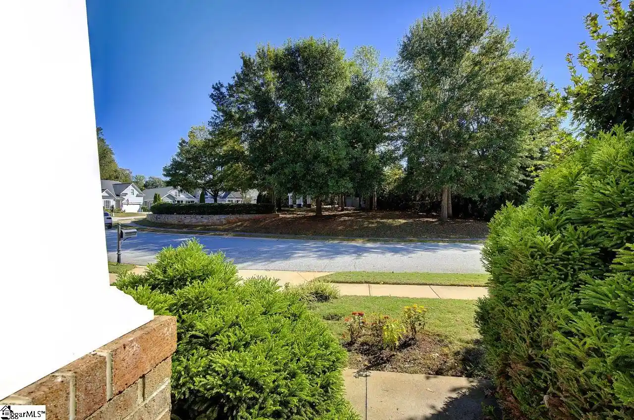Photo 3 of Single family home for sale at 8 Palladio Dr, Greenville, SC 29617 | MLS# 1606222 | Listing updated on 2026-10-27