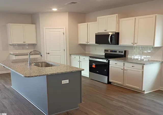 Photo 3 of Single family home for sale at 215 Pretoria Dr #Lot 84, Woodruff, SC 29388 | MLS# 1602297 | Listing updated on 2026-10-04