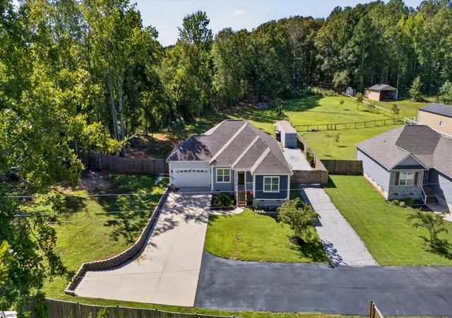 Photo 1 of Single family home for sale at 5255 Allen Brg Rd, Fountain Inn, SC 29644 | MLS# 1603483 | Listing updated on 2026-09-11
