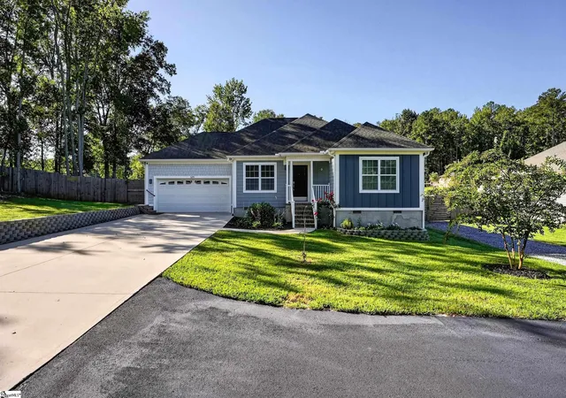 Photo 2 of Single family home for sale at 5255 Allen Brg Rd, Fountain Inn, SC 29644 | MLS# 1603483 | Listing updated on 2026-09-11