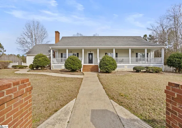 Photo 1 of Single family home for sale at 414 Giggle Dr, Laurens, SC 29360 | MLS# 1603571 | Listing updated on 2026-09-11