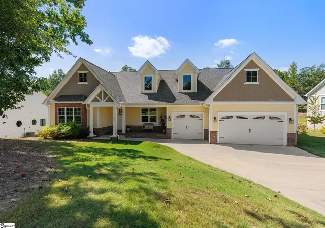 Photo 2 of Single family home for sale at 104 Pinelands Pl, Travelers Rest, SC 29690 | MLS# 1604059 | Listing updated on 2026-10-13