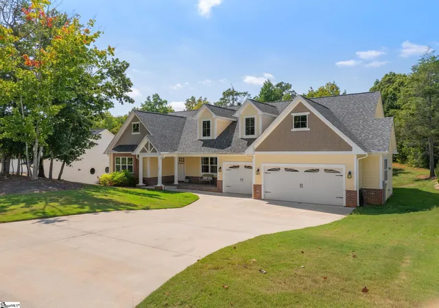 Photo 3 of Single family home for sale at 104 Pinelands Pl, Travelers Rest, SC 29690 | MLS# 1604059 | Listing updated on 2026-10-13
