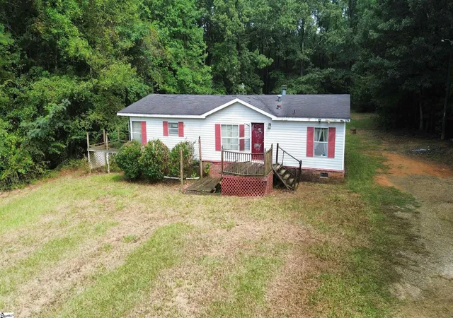 Photo 2 of Manufactured home for sale at 604 Bar B Villa Rd, Clinton, SC 29325 | MLS# 1604308 | Listing updated on 2026-09-21