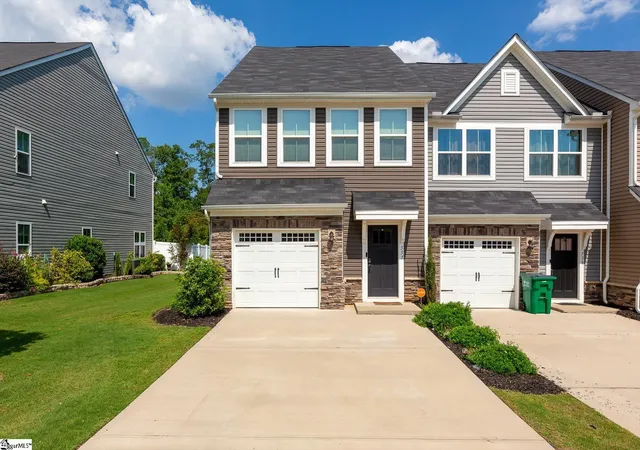 Townhouse for sale at 557 Preakness Run, Spartanburg, SC 29301 | MLS# 1602771