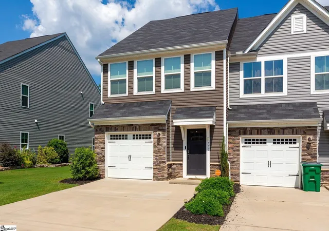 Photo 3 of Townhouse for sale at 557 Preakness Run, Spartanburg, SC 29301 | MLS# 1602771 | Listing updated on 2026-09-05