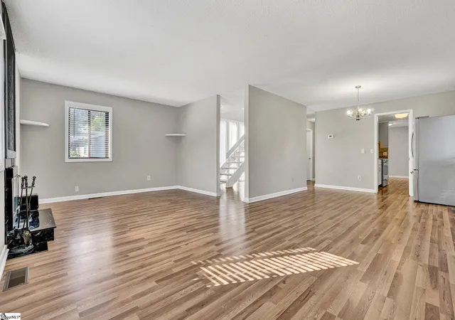 Photo 3 of Single family home for sale at 1105 Charter Oak Dr, Taylors, SC 29687 | MLS# 1603340 | Listing updated on 2026-09-09